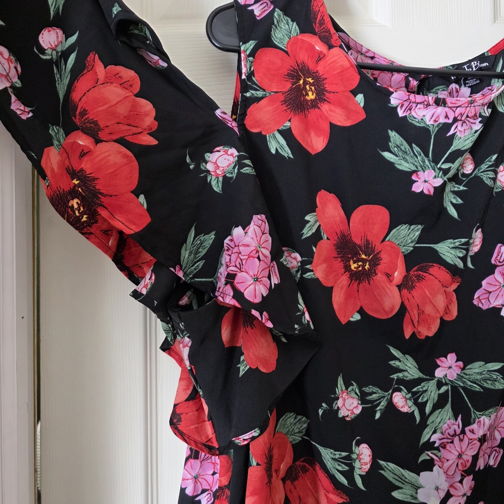 Floral Ruffle Cold Shoulder Top - Picture 2 of 2